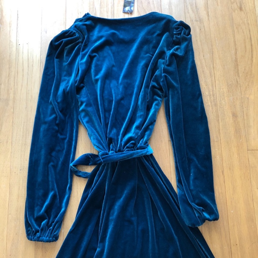 NWT Bebe velvet wrap dress - Picture 9 of 11